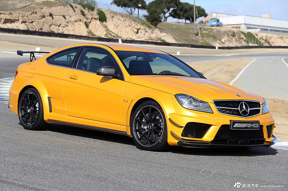 2012款奔驰c63 amg black series coupes官方图_16925186_汽车图库_新浪汽车_新浪网