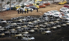 郑州一停车场着火烧毁70余辆新车 总损失近2000万元