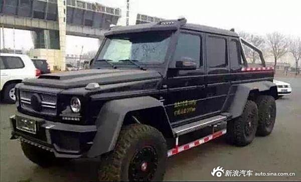 花600万买了辆6轮大奔竟被强行贴反光条