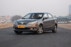 新浪汽车实拍2015款长安逸动