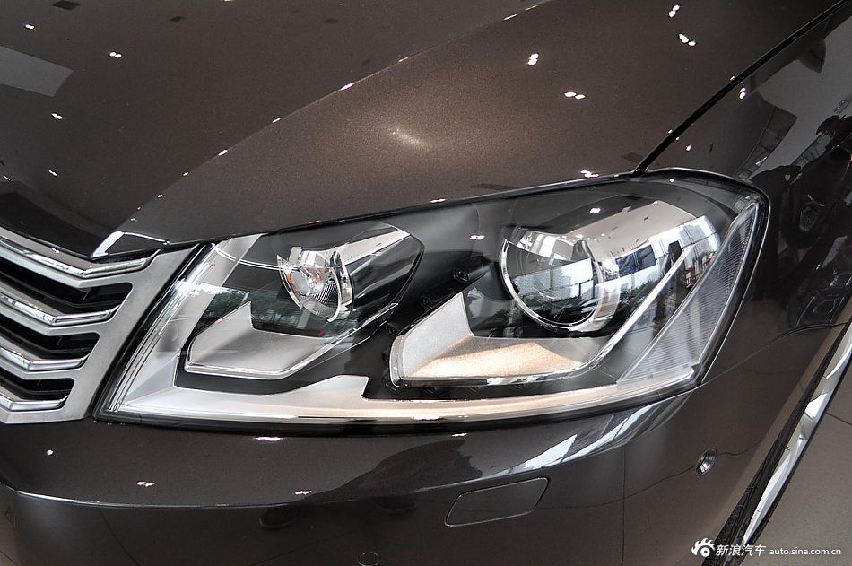 迈腾和帕萨特外观图片对比哪个好_迈腾和帕萨