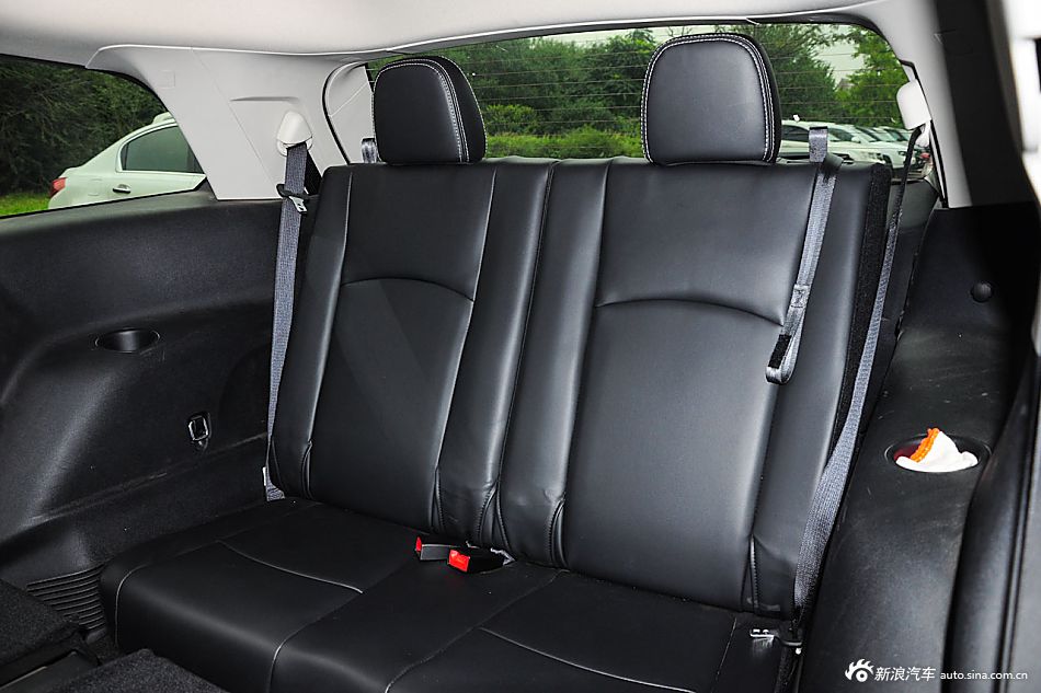 斗鸡加班太累诈死 不想像它一样该开啥车