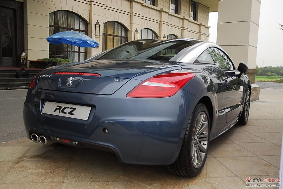 标致双门豪华跑车rcz