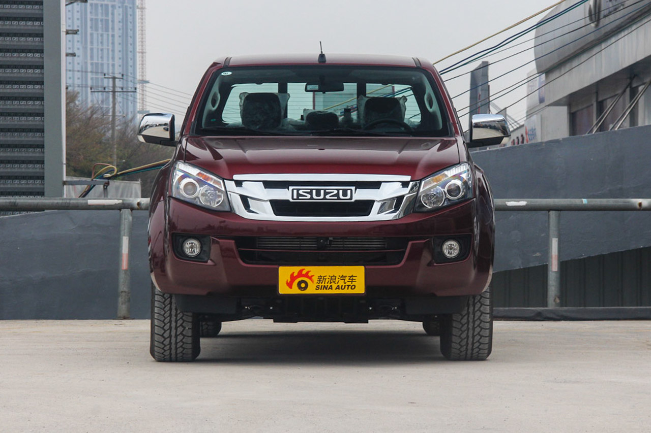 2015款五十铃d-max 2.5t自动四驱超豪华款