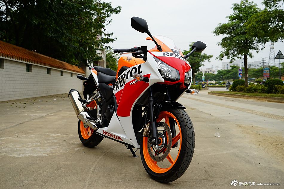 实拍:五羊本田CBR300R ABS高清图赏