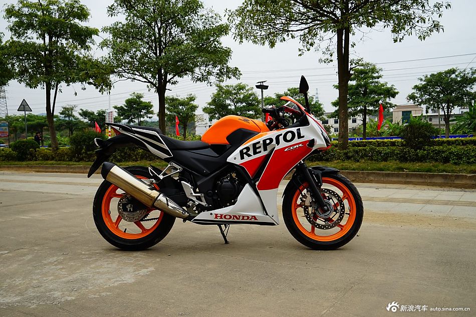 实拍:五羊本田CBR300R ABS高清图赏