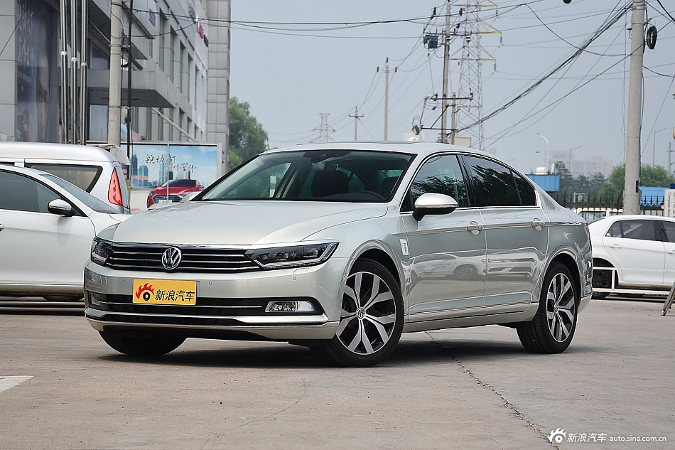 2017款迈腾2.0T自动380TSI DSG尊贵型