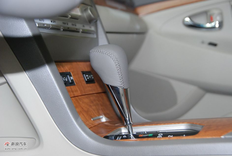 2011款广汽丰田凯美瑞纪念版_凯美瑞内饰功能