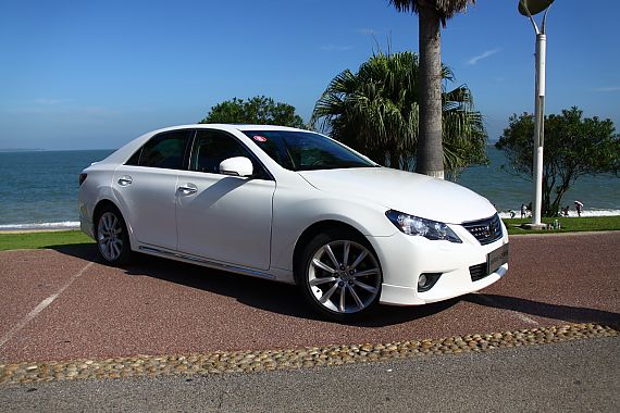 丰田锐志现金优惠1.2万元 有现车