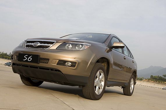 比亚迪S6最高优惠1万 送1.5万公里油卡