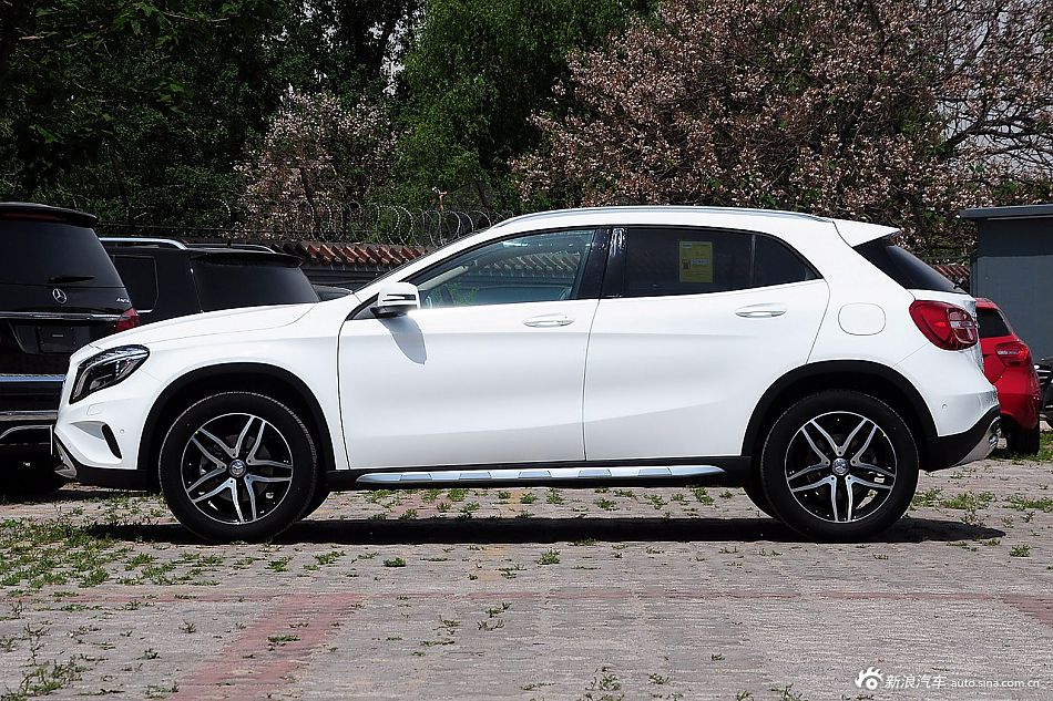 2015款奔驰GLA200时尚型_奔驰GLA外观图片