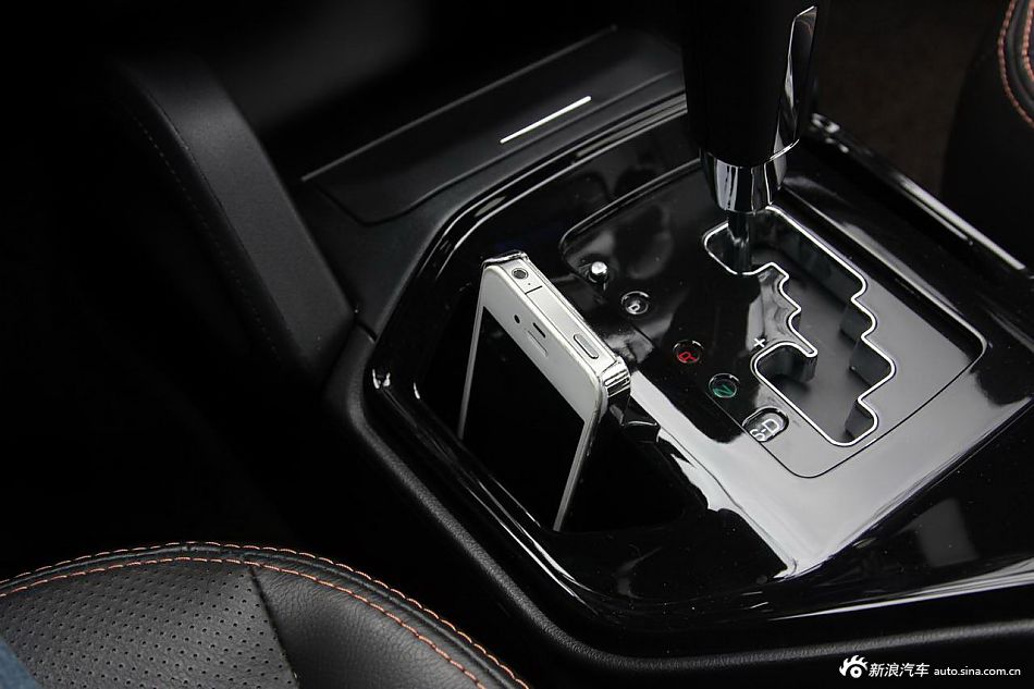 2014款吉利豪情SUV2.4L自动两驱尊贵型 2014款吉利豪情SUV2.4L自动两驱尊贵型