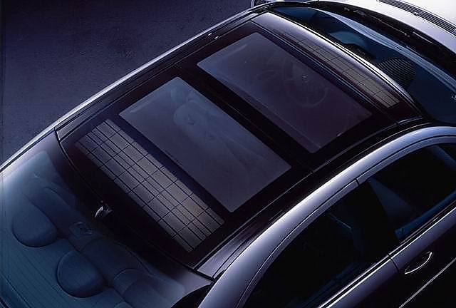 奔驰E级车全景天窗_奔驰E级官方图图片4569