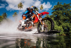 浪里白条 麦迪逊摩托车冲浪