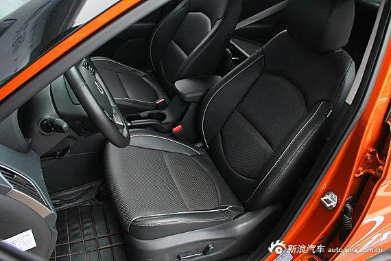 2015款北京现代ix25 2.0L自动四驱尊贵型 2015款北京现代ix25 2.0L自动四驱尊贵型