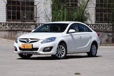 新浪汽车实拍2015款海马M6 1.5T 驭FUN型