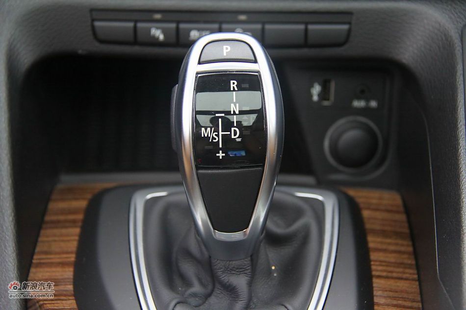 华晨宝马X1_宝马X1内饰图片_汽车图库