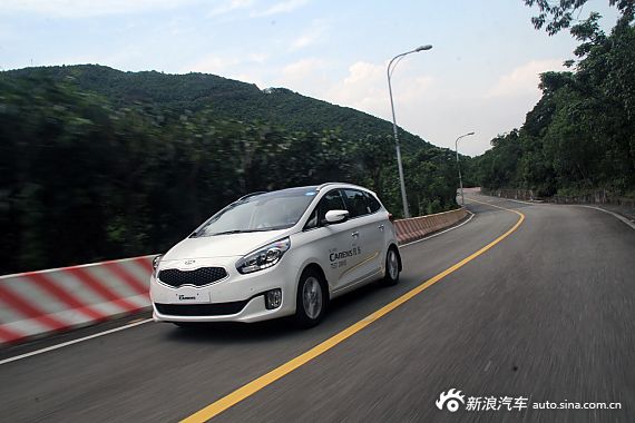 放轻松--试驾起亚新佳乐(图)