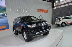 2013成都车展SUV实拍：新帕杰罗劲畅