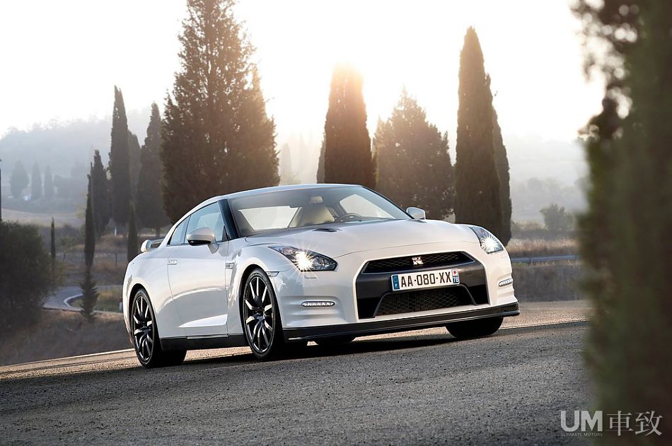 一个号称不败战神\