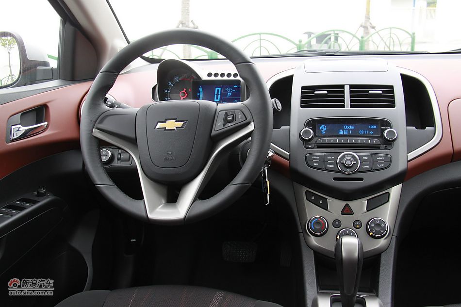 雪佛兰爱唯欧内饰功能实拍图_爱唯欧图片576