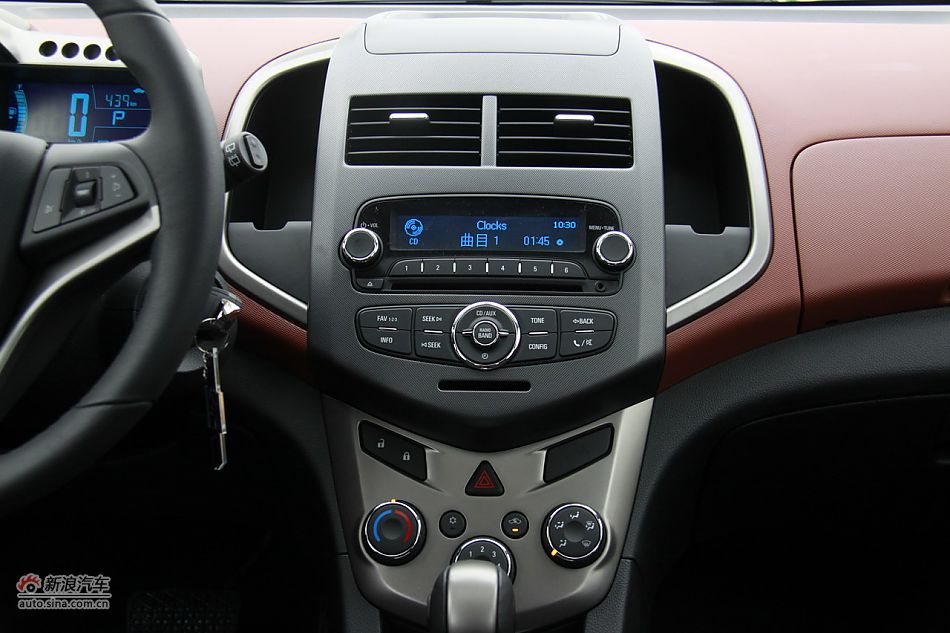 雪佛兰爱唯欧内饰功能实拍图_爱唯欧内饰图片