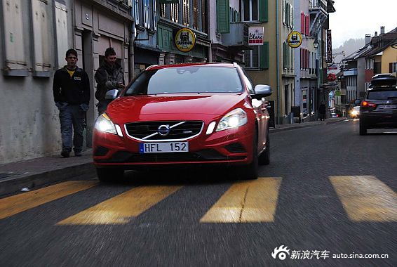 冰纯--试驾沃尔沃V60 T5(图)