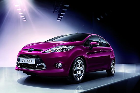 嘉年华两厢优惠7000元 另送3000元礼包