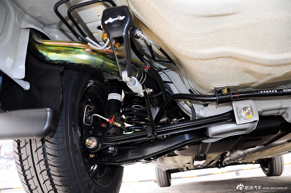 2012款羚羊实拍_羚羊引擎底盘图片14396004