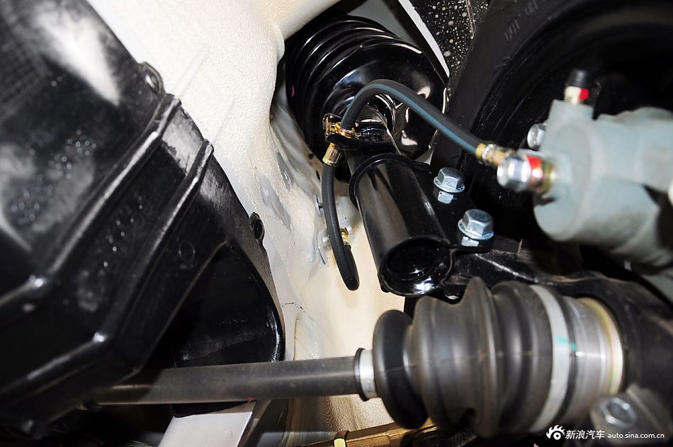 2012款羚羊实拍_羚羊引擎底盘图片14396005