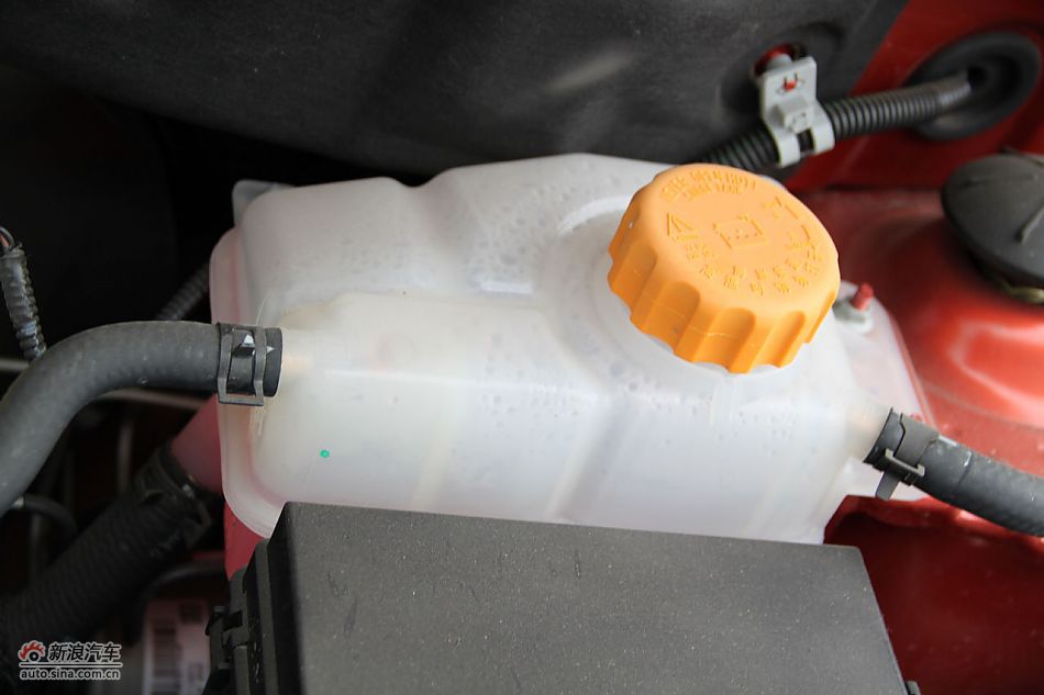 发动机舱、底盘悬挂及后备箱_乐风图片67602