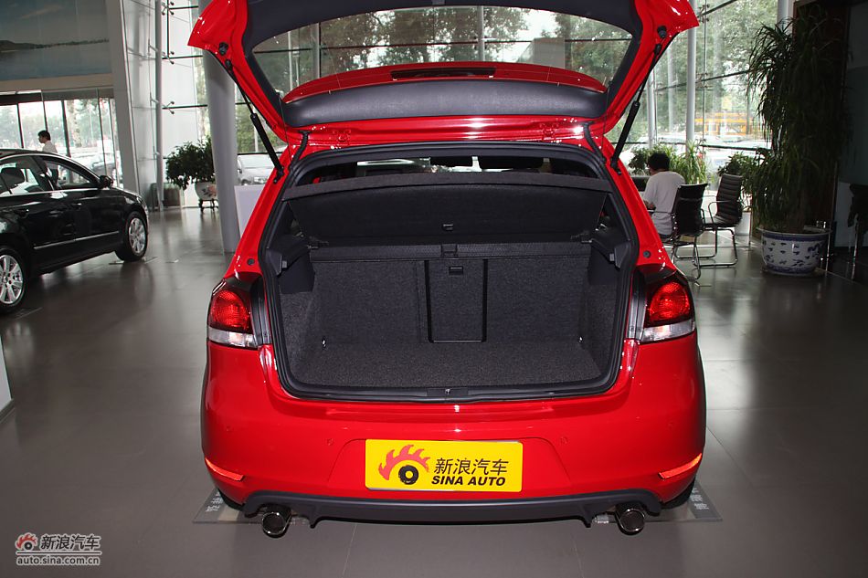 高尔夫gti后备箱_高尔夫空间图片766026