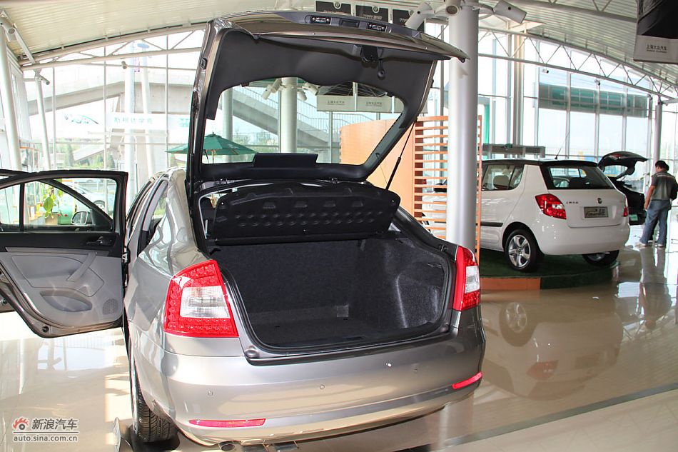 明锐后备箱_明锐空间图片1016027_汽车图库