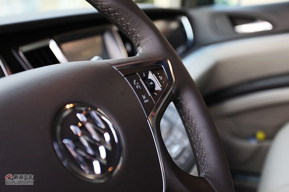 2011款别克GL8豪华商务车3.0 XT内饰图片_别