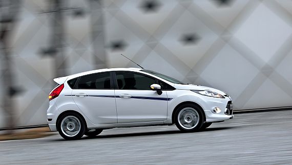 嘉年华优惠1.2万送装饰 最低售8.59万