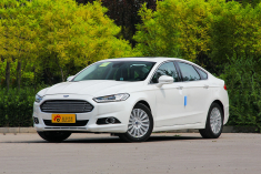 热门中级车较量 新蒙迪欧PK雅阁