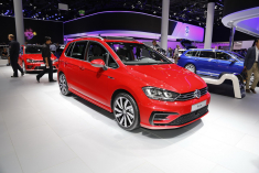 更加运动化 高尔夫Sportsvan R-line