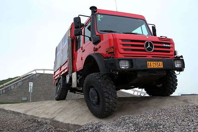 一种“不讲理”的力量 乌尼莫克试乘体验