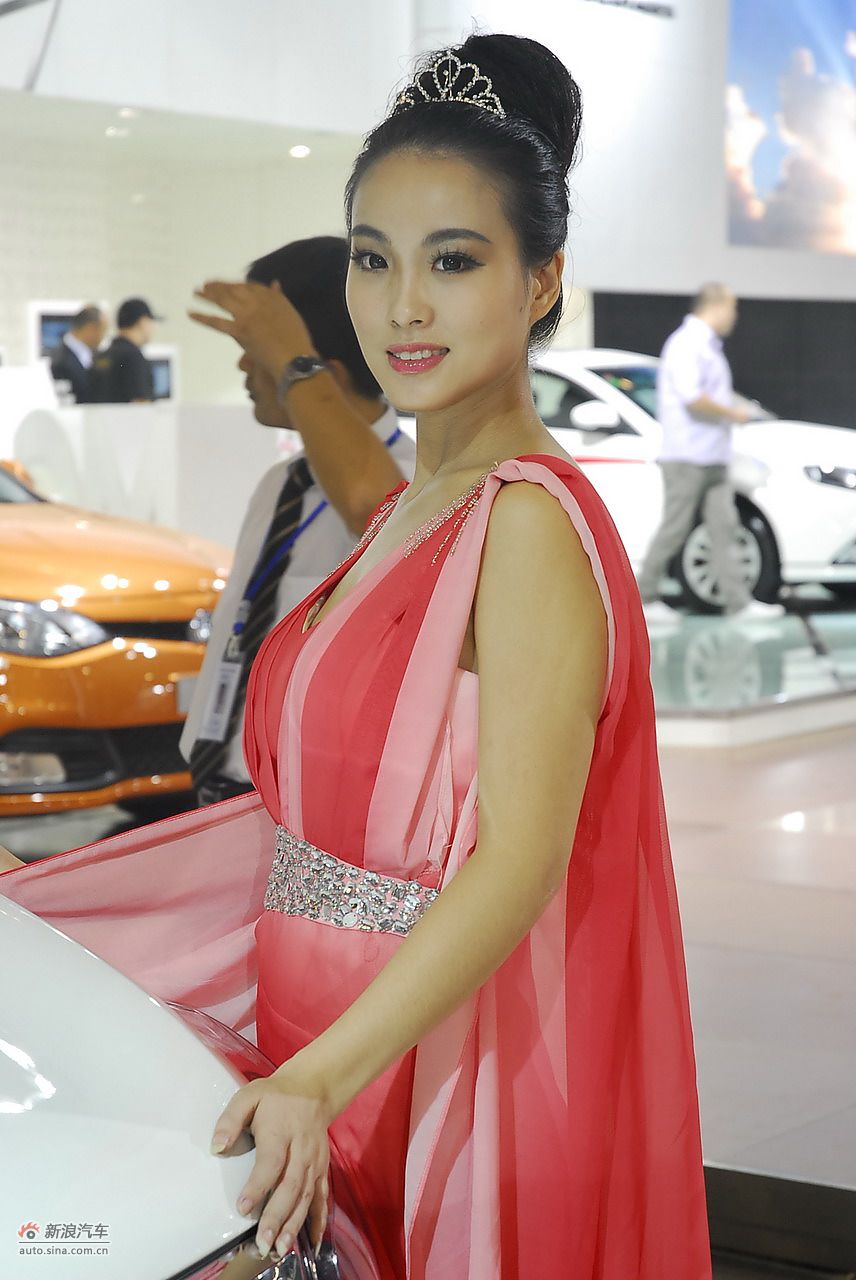 2011安徽车展美女模特高清图