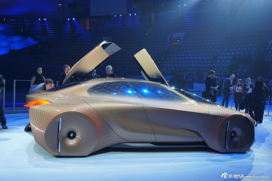 BMW VISION NEXT 100