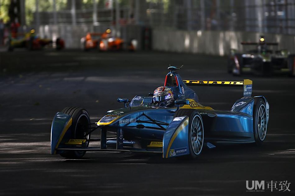 FE电动方程式伦敦收官战首日 布埃米夺冠