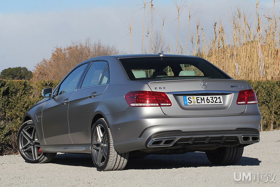 2014奔驰e63