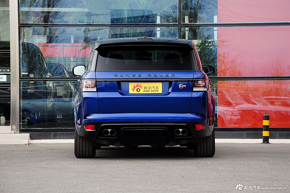 新浪汽车抢先实拍2015款揽胜运动版SVR