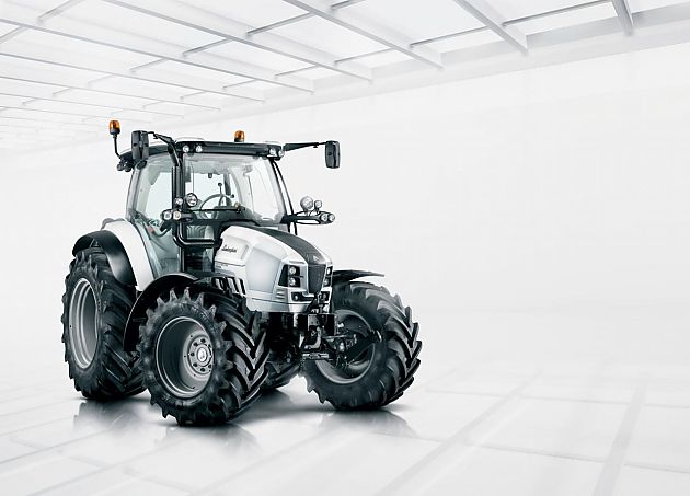 拖拉机也走艺术流 兰博基尼Nitro广告