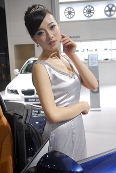 2011安徽车展美女模特高清图