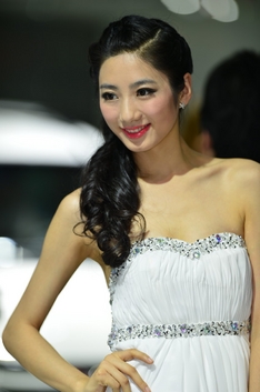 2013广州车展模特之清纯甜美