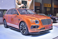 实拍宾利首款豪华SUV Bentayga添越
