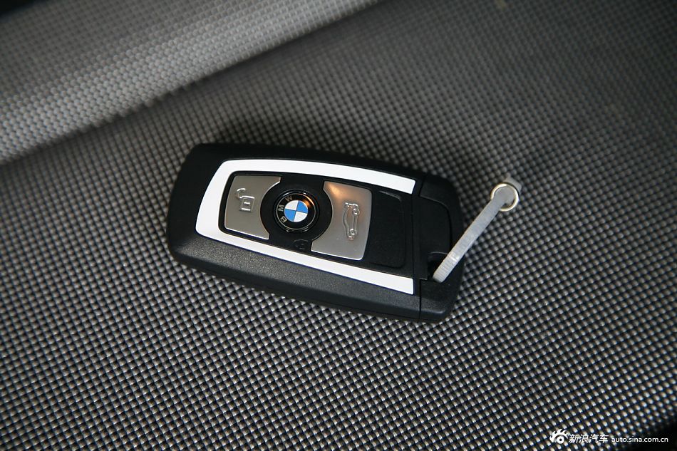 宝马1系和宝马3系外观图片对比哪个好_宝马1