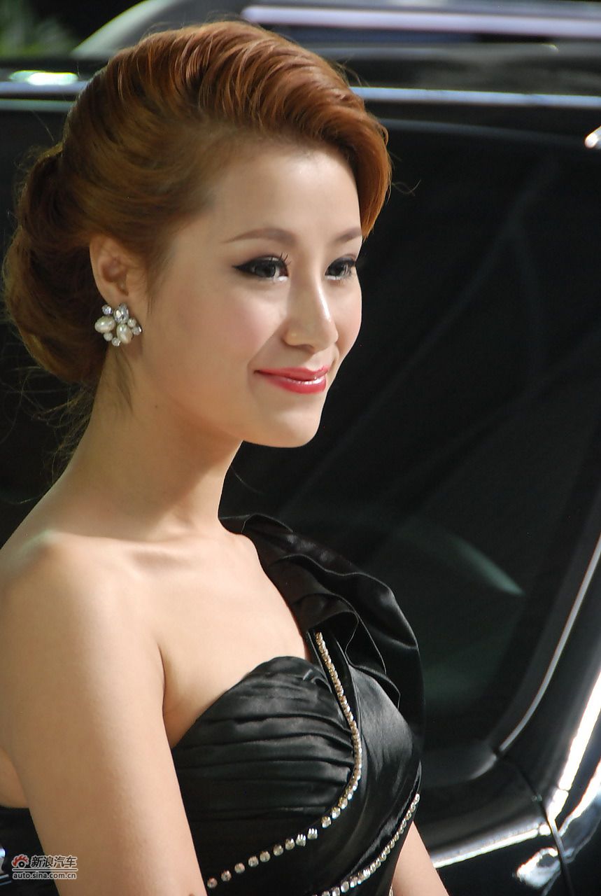 2011昆明国际车展美女模特图