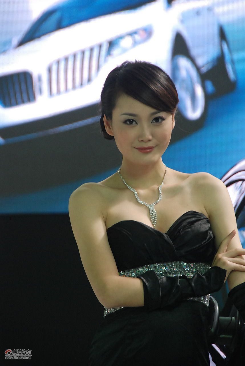 2011昆明国际车展美女模特图_10216410_汽车